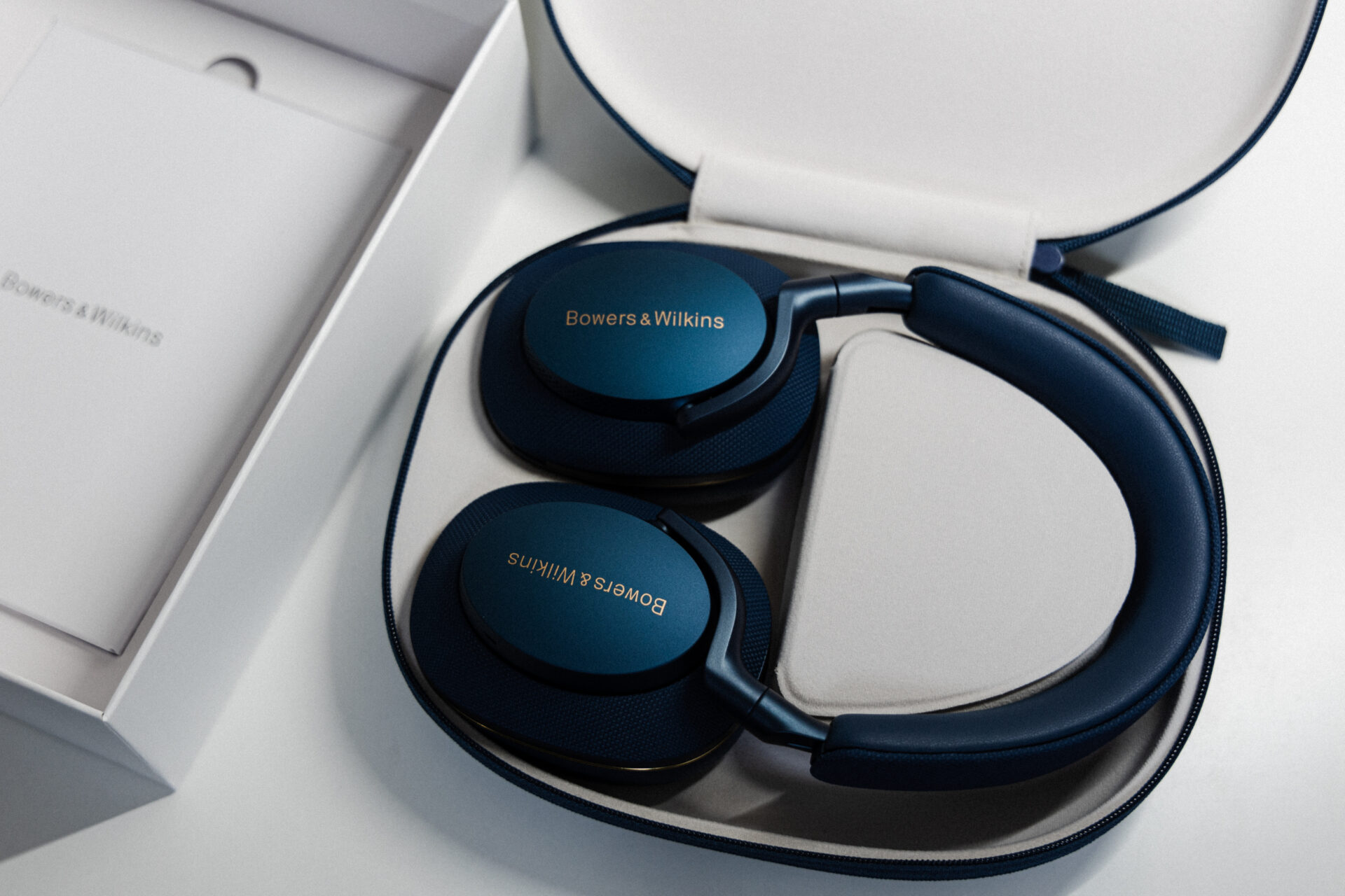Px7 S2レビュー】Bowers & Wilkins ノイズキャンセリング