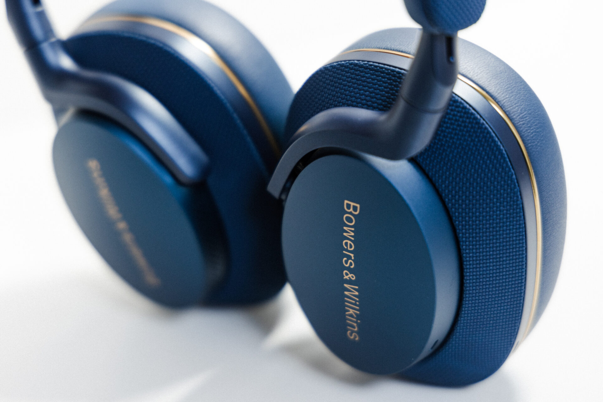 Bowers&Wilkins PX ノイズキャンセリングヘッドホン 日々に溶け込む、ノイズキャンセリングワイヤレスヘッドホン